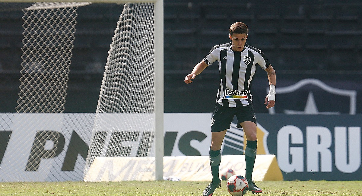 Cano marca gol histórico y Vasco gana al Botafogo en la final de la Copa de Río