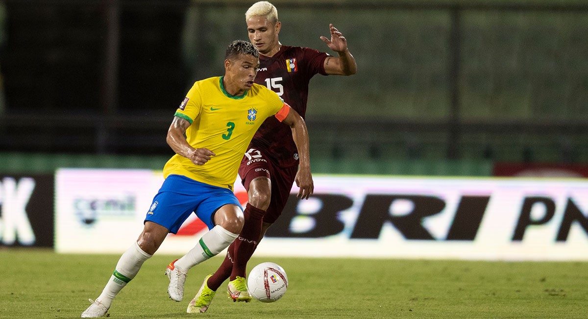 Brasil sufre, escucha 'olé' de los aficionados de Venezuela, pero logra remontar con gol de Gabigol para mantenerse al 100% en la eliminatoria